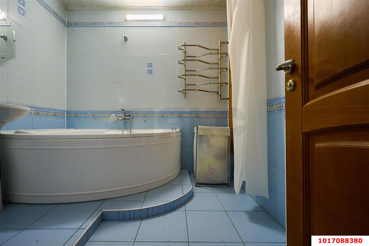 Фото №10: 3-комнатная квартира <span class="whitespace-nowrap">86 м²</span>, <span class="whitespace-nowrap">4/12 эт.</span> - Краснодар, Западный внутригородской округ, мкр. Горгаз, ул. Южная, 25