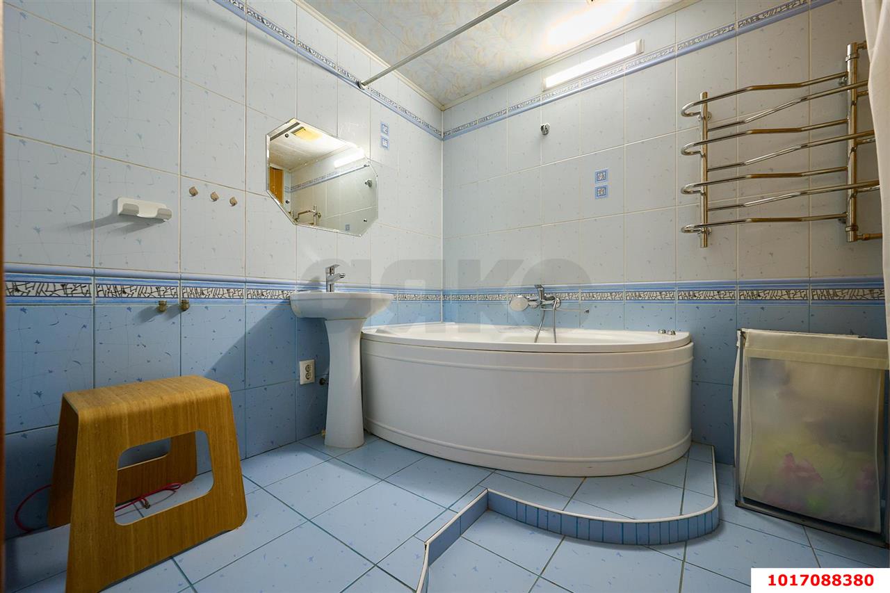 Фото №11: 3-комнатная квартира <span class="whitespace-nowrap">86 м²</span>, <span class="whitespace-nowrap">4/12 эт.</span> - Краснодар, Западный внутригородской округ, мкр. Горгаз, ул. Южная, 25
