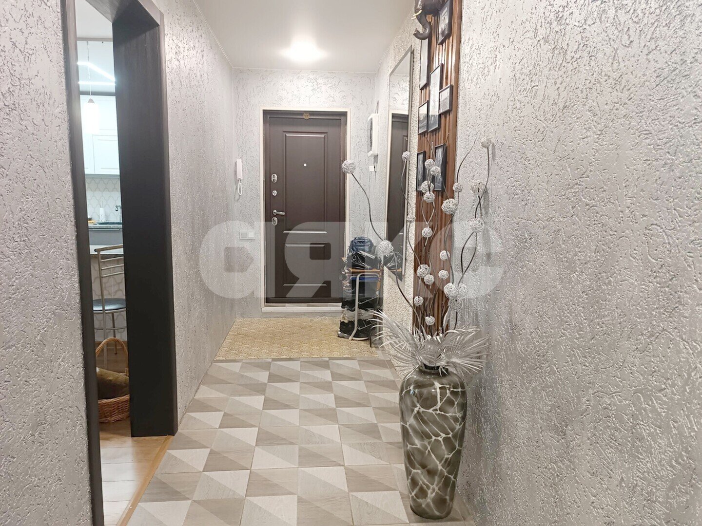 Фото №3: 3-комнатная квартира <span class="whitespace-nowrap">65 м²</span>, <span class="whitespace-nowrap">3/9 эт.</span> - Волгоград, Тракторозаводский, мкр. Горный, ул. Загорская, 8