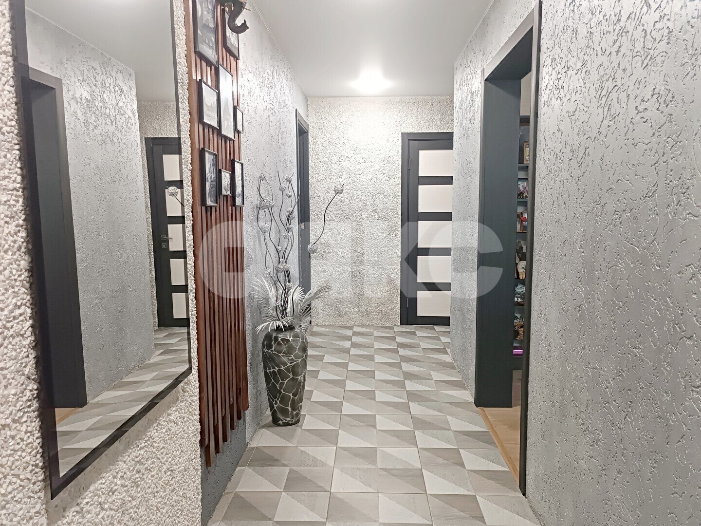 Фото №10: 3-комнатная квартира <span class="whitespace-nowrap">65 м²</span>, <span class="whitespace-nowrap">3/9 эт.</span> - Волгоград, Тракторозаводский, мкр. Горный, ул. Загорская, 8