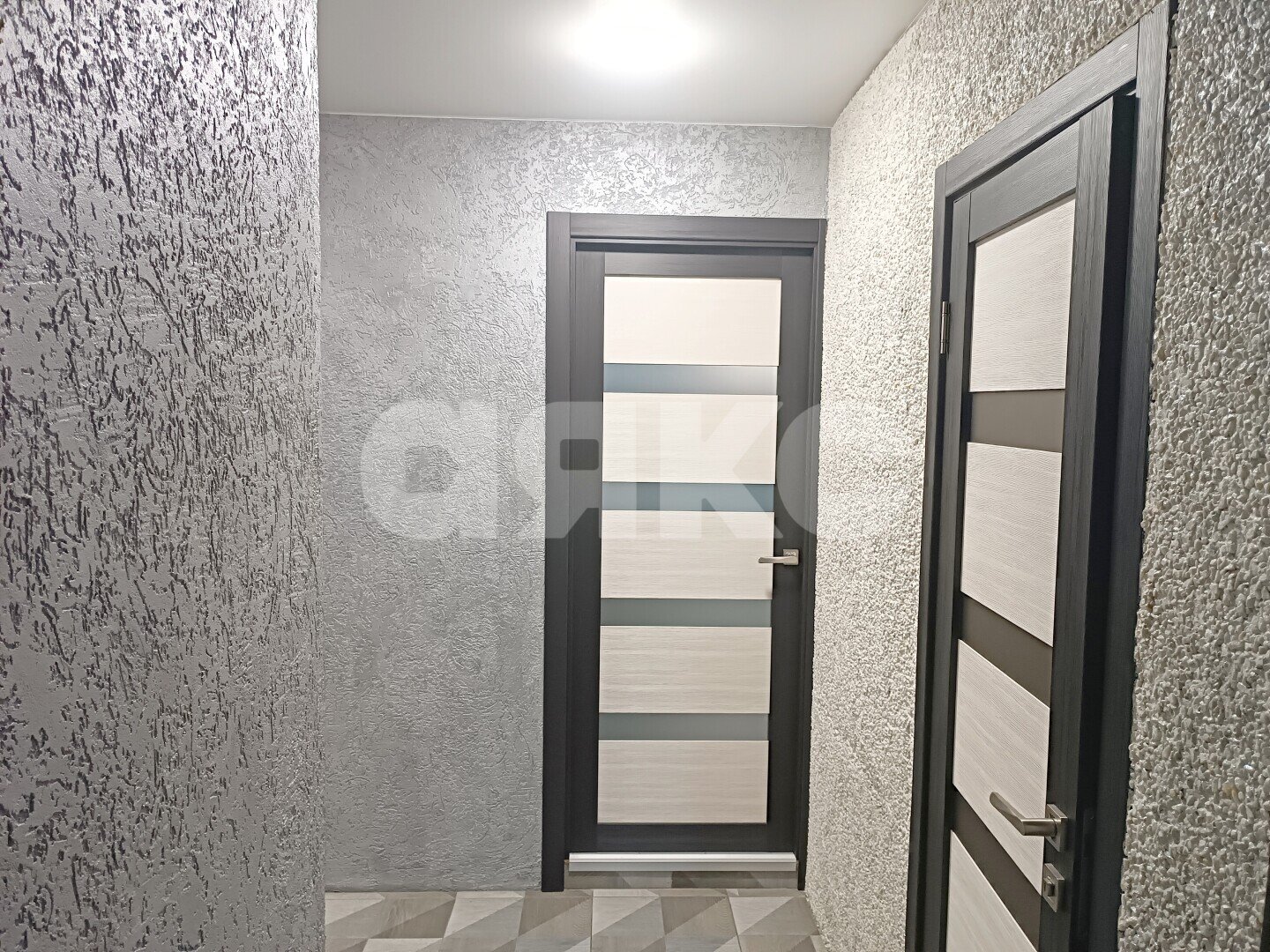 Фото №7: 3-комнатная квартира <span class="whitespace-nowrap">65 м²</span>, <span class="whitespace-nowrap">3/9 эт.</span> - Волгоград, Тракторозаводский, мкр. Горный, ул. Загорская, 8