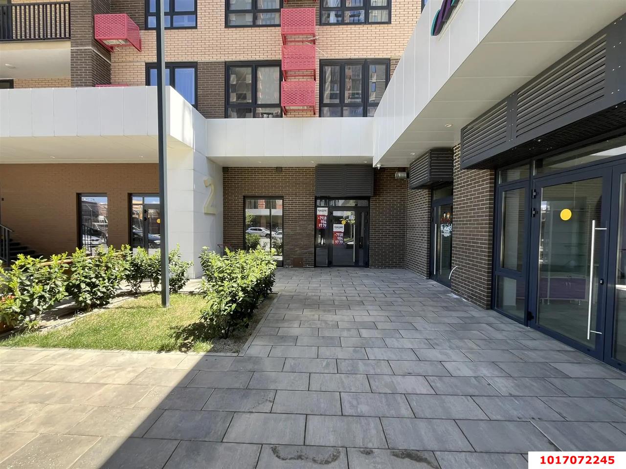 Фото №2: Торговое помещение 51 м² - Знаменский, Карасунский внутригородской округ, мкр. Родные Просторы, ул. Природная, 10Бк24