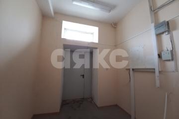 Фото №1: Коммерция <span class="whitespace-nowrap">610 м²</span>, <span class="whitespace-nowrap">1/5 эт.</span> - Волгоград, р. Краснооктябрьский, пр-кт имени В.И. Ленина, 153
