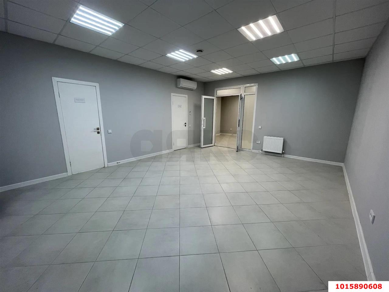 Фото №1: Торговое помещение 60 м² - Краснодар, Прикубанский внутригородской округ, Панорама, мкр. ЖК Керченский, ул. им. Героя Сарабеева В.И., 3/1