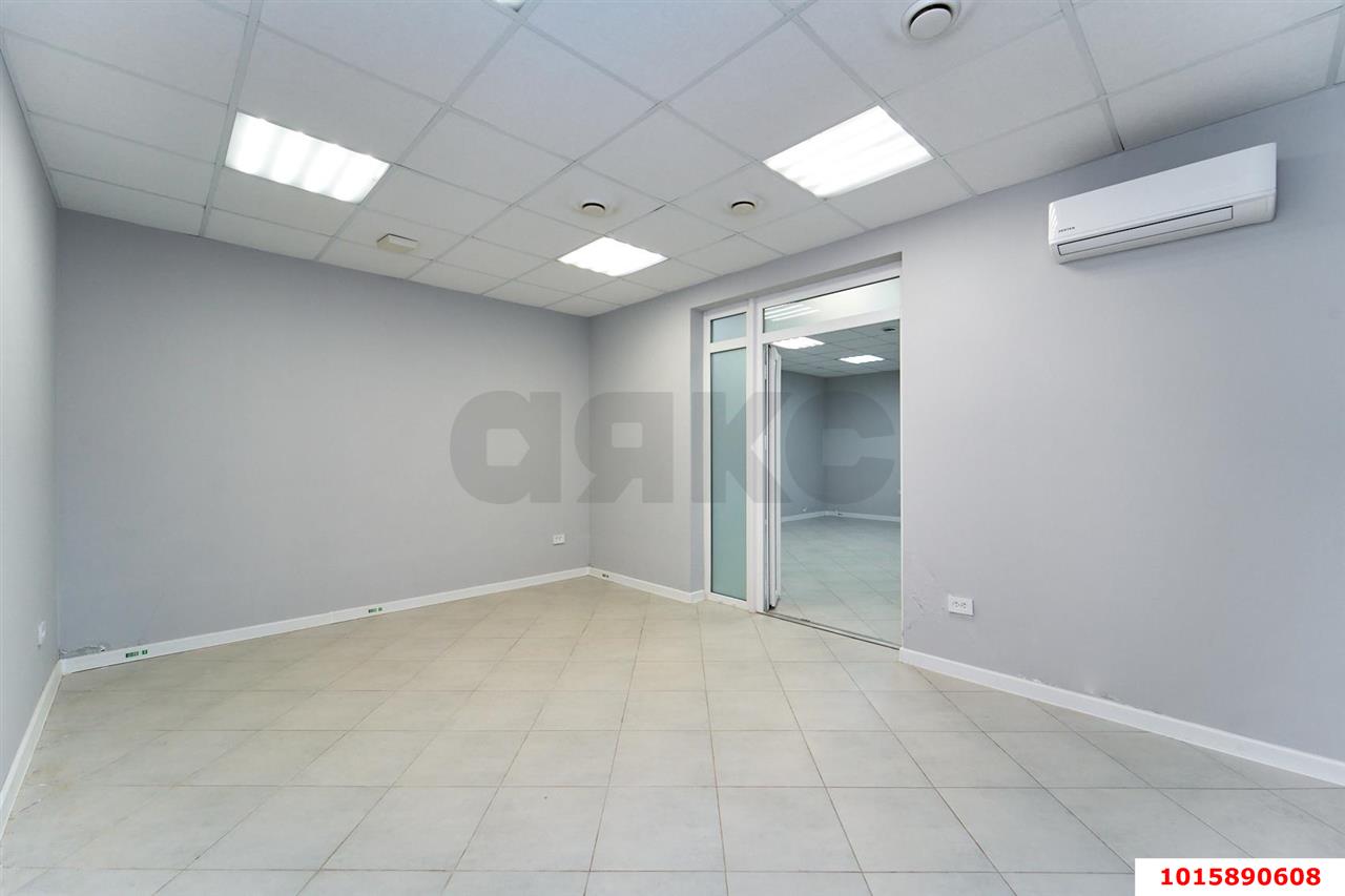 Фото №4: Торговое помещение <span class="whitespace-nowrap">60 м²</span>, <span class="whitespace-nowrap">16 эт.</span> - Краснодар, Прикубанский внутригородской округ, Панорама, мкр. ЖК Керченский, ул. им. Героя Сарабеева В.И., 3/1
