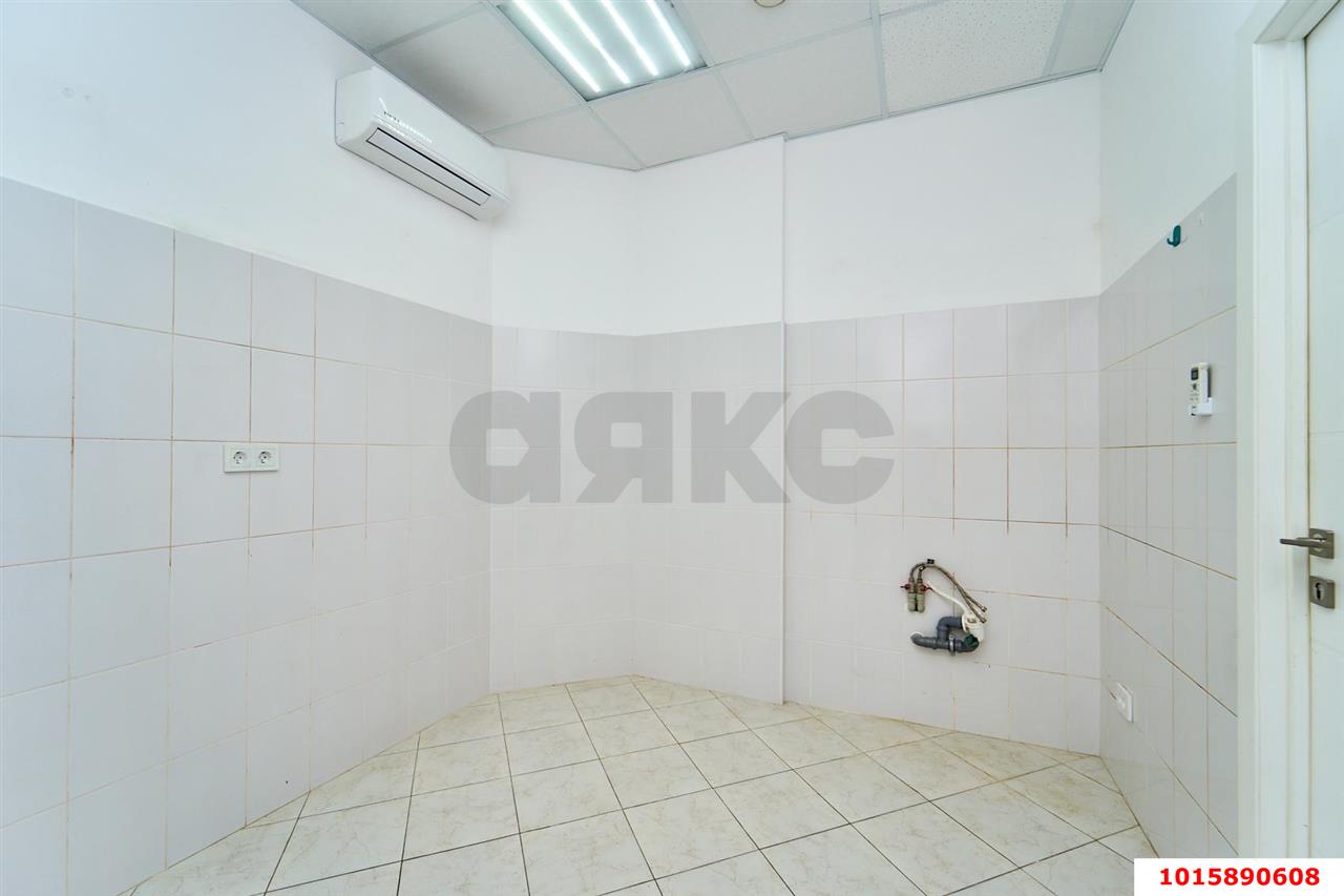 Фото №7: Торговое помещение <span class="whitespace-nowrap">60 м²</span>, <span class="whitespace-nowrap">16 эт.</span> - Краснодар, Прикубанский внутригородской округ, Панорама, мкр. ЖК Керченский, ул. им. Героя Сарабеева В.И., 3/1