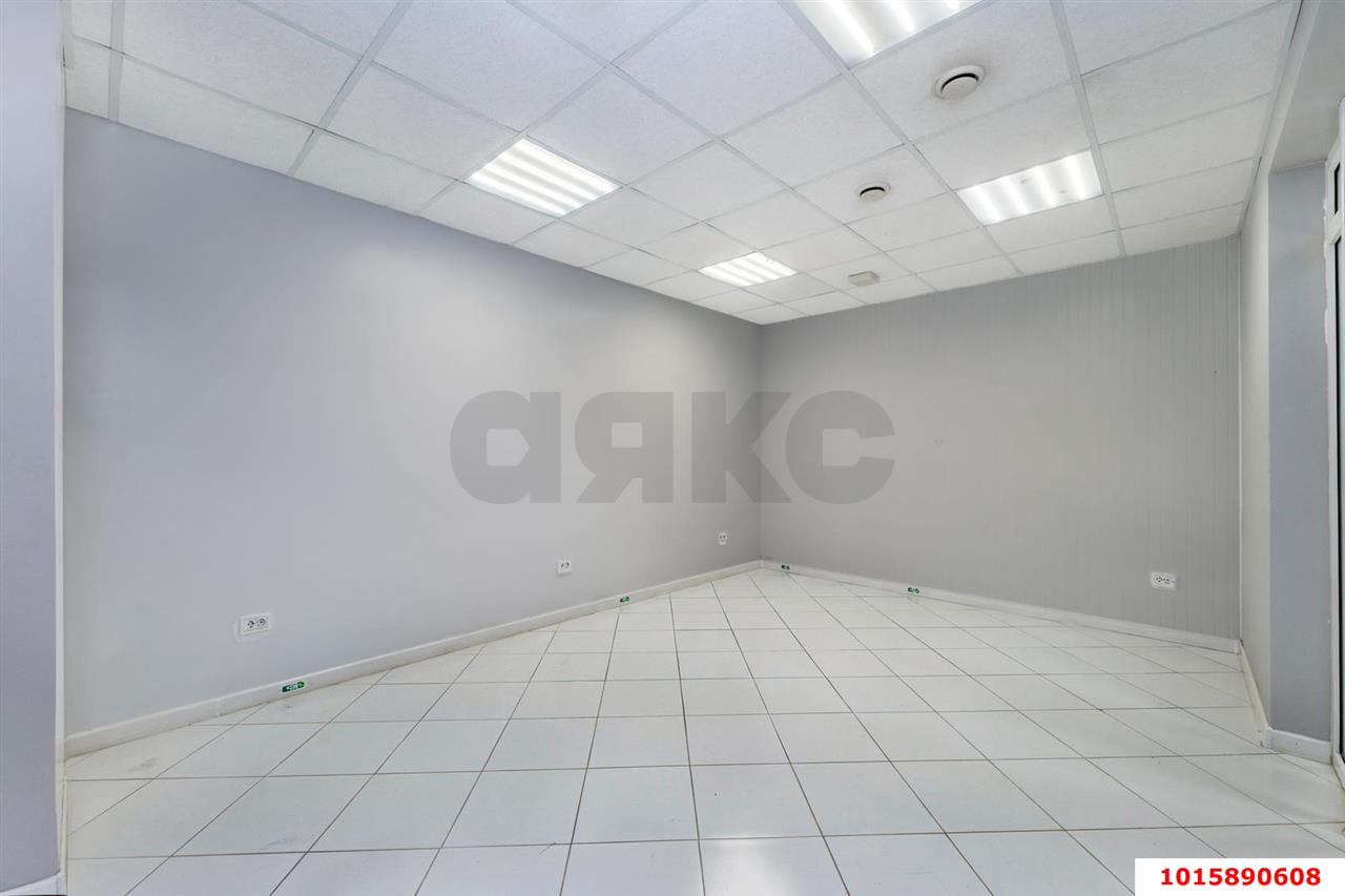 Фото №2: Торговое помещение <span class="whitespace-nowrap">60 м²</span>, <span class="whitespace-nowrap">16 эт.</span> - Краснодар, Прикубанский внутригородской округ, Панорама, мкр. ЖК Керченский, ул. им. Героя Сарабеева В.И., 3/1