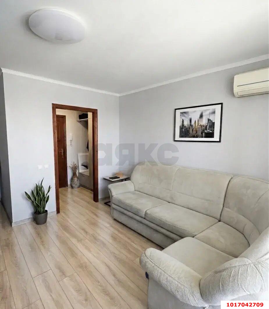 Фото №3: 3-комнатная квартира 60 м² - Краснодар, Западный внутригородской округ, мкр. Юбилейный, пр-кт Чекистов, 33