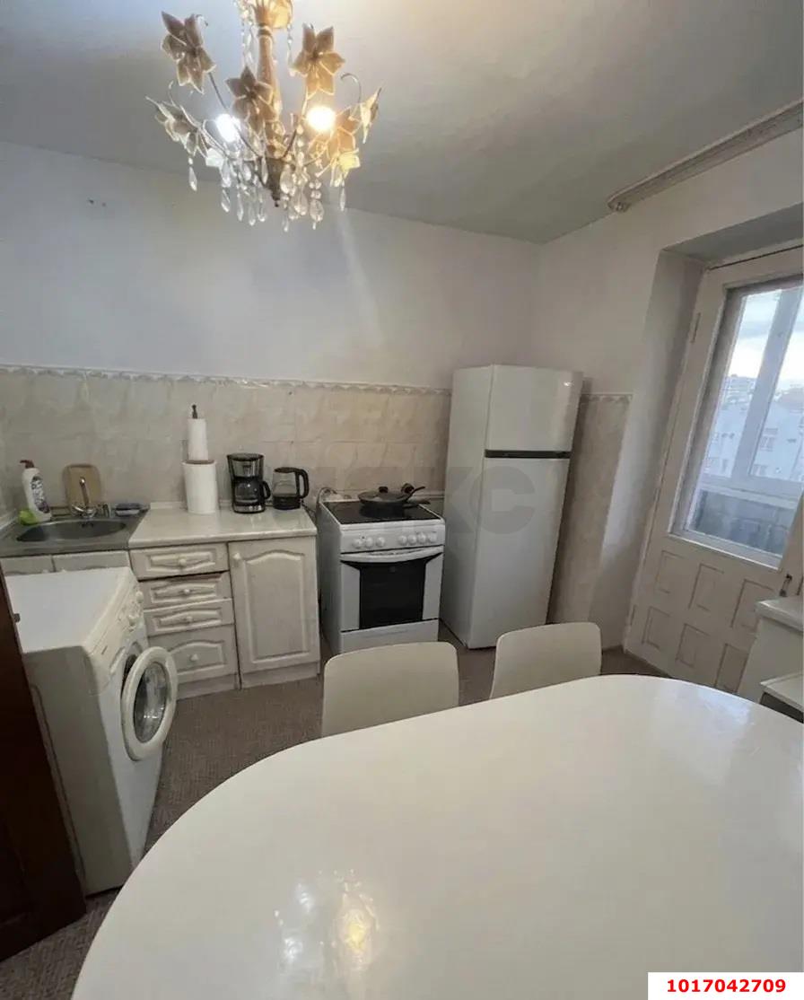 Фото №1: 3-комнатная квартира 60 м² - Краснодар, Западный внутригородской округ, мкр. Юбилейный, пр-кт Чекистов, 33