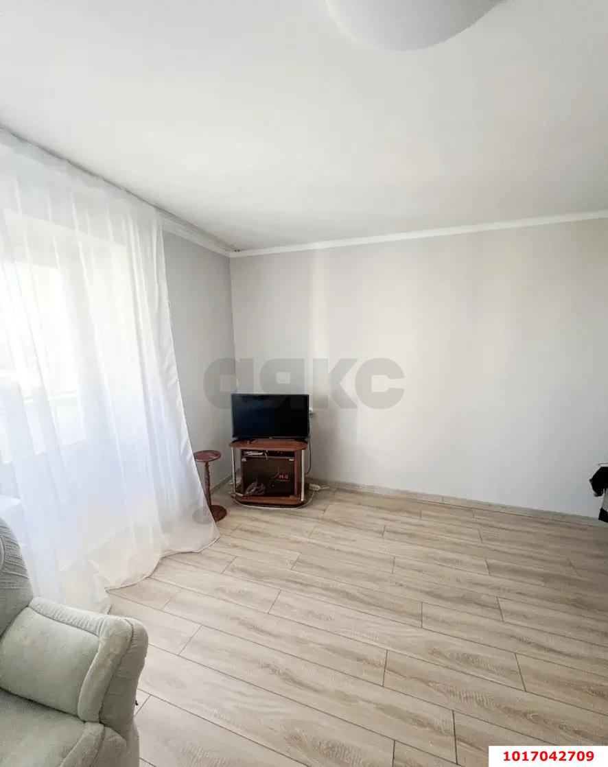 Фото №7: 3-комнатная квартира 60 м² - Краснодар, Западный внутригородской округ, мкр. Юбилейный, пр-кт Чекистов, 33