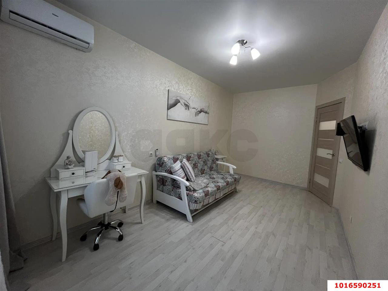 Фото №2: 1-комнатная квартира 34 м² - Краснодар, Прикубанский внутригородской округ, имени Петра Метальникова, мкр. ЖК Выше, ул. Евгении Жигуленко, 25к3