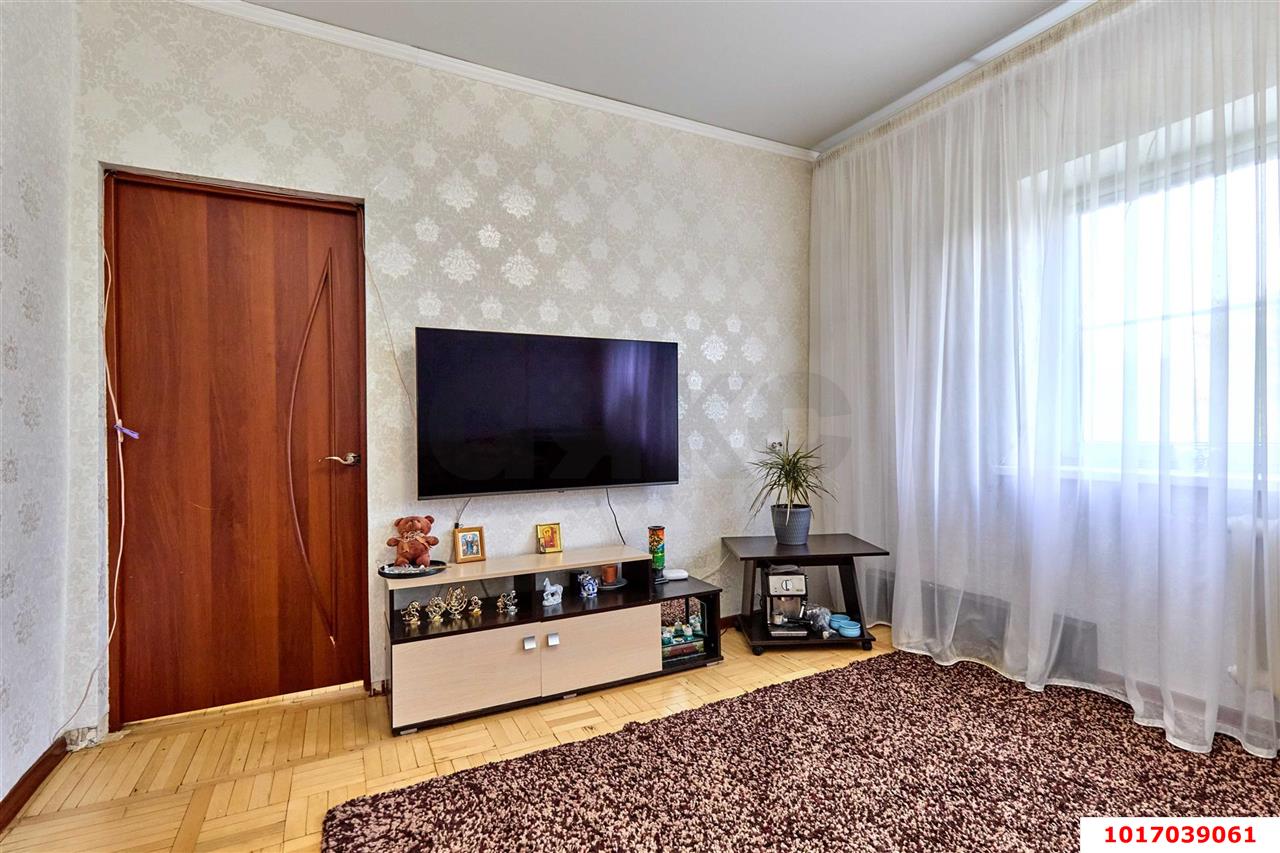 Фото №1: 3-комнатная квартира 52 м² - Краснодар, Прикубанский внутригородской округ, мкр. имени Н.И. Вавилова, ул. имени Калинина, 1к5