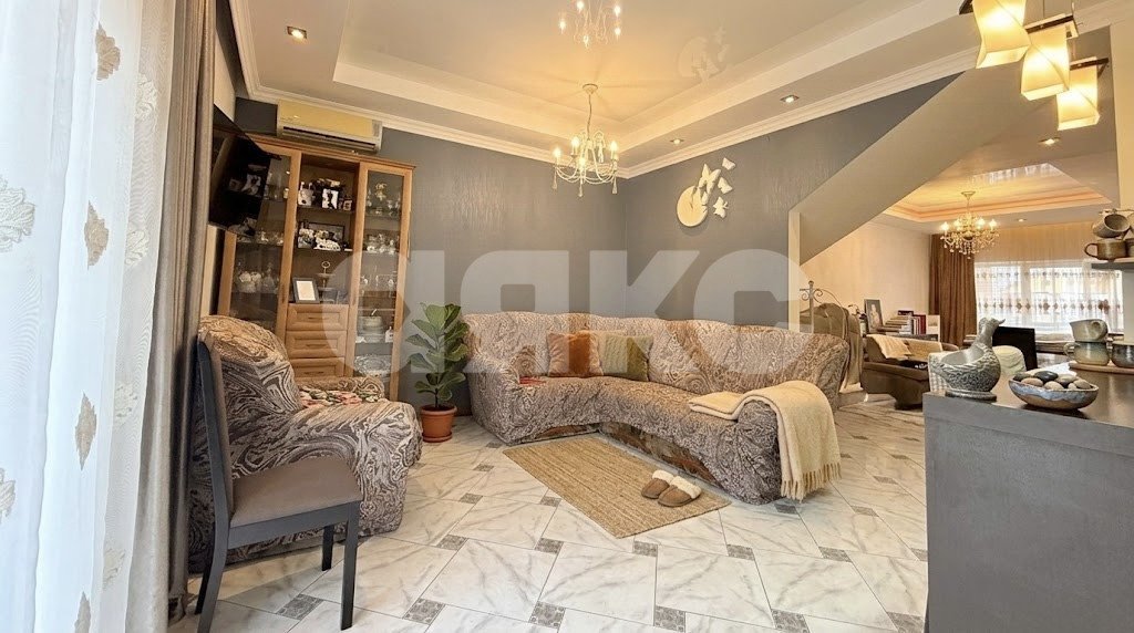 Фото №2: Таунхаус 270 м² + 5.5 сот. - Батайск, ул. Максима Горького