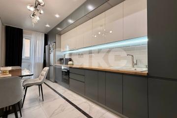 Фото №1: 3-комнатная квартира 90 м² - Батайск, мкр. жилой комплекс Встреча, ул. Крупской, 1к1