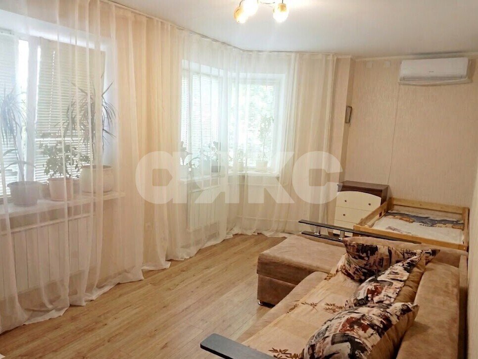 Фото №1: 2-комнатная квартира 62 м² - Батайск, мкр. Восточный, ул. Воровского, 69