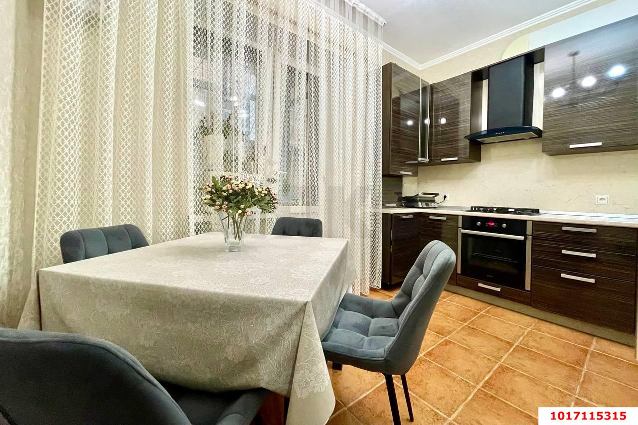 Фото №1: 2-комнатная квартира 60 м² - Краснодар, Центральный внутригородской округ, мкр. Табачная Фабрика, ул. Серова, 50