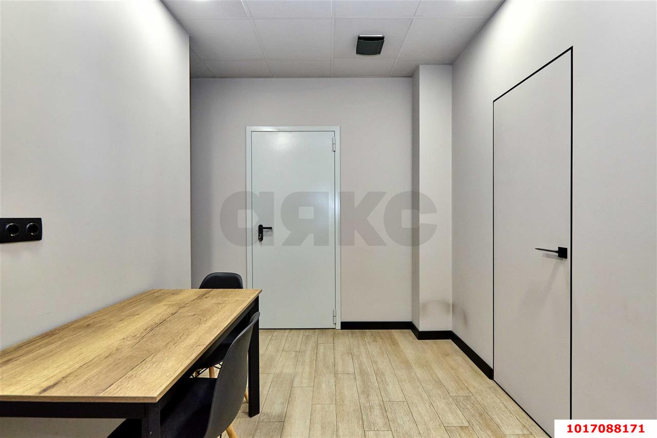 Фото №12: Торговое помещение 83 м² - Краснодар, Прикубанский внутригородской округ, Славянский, мкр. Светлоград, ул. Красных Партизан, 1/4к4