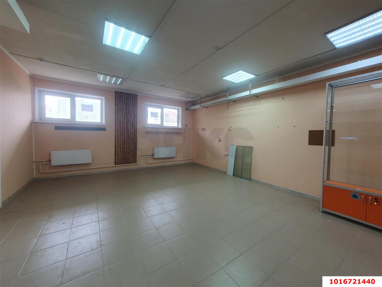 Фото №3: Торговое помещение 37 м² - Краснодар, Прикубанский внутригородской округ, мкр. Восточно-Кругликовский, ул. Героя А.А. Аверкиева, 13