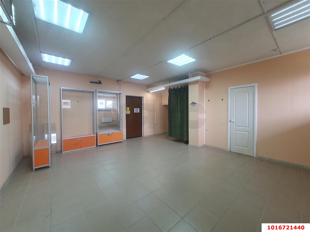 Фото №6: Торговое помещение 37 м² - Краснодар, Прикубанский внутригородской округ, мкр. Восточно-Кругликовский, ул. Героя А.А. Аверкиева, 13