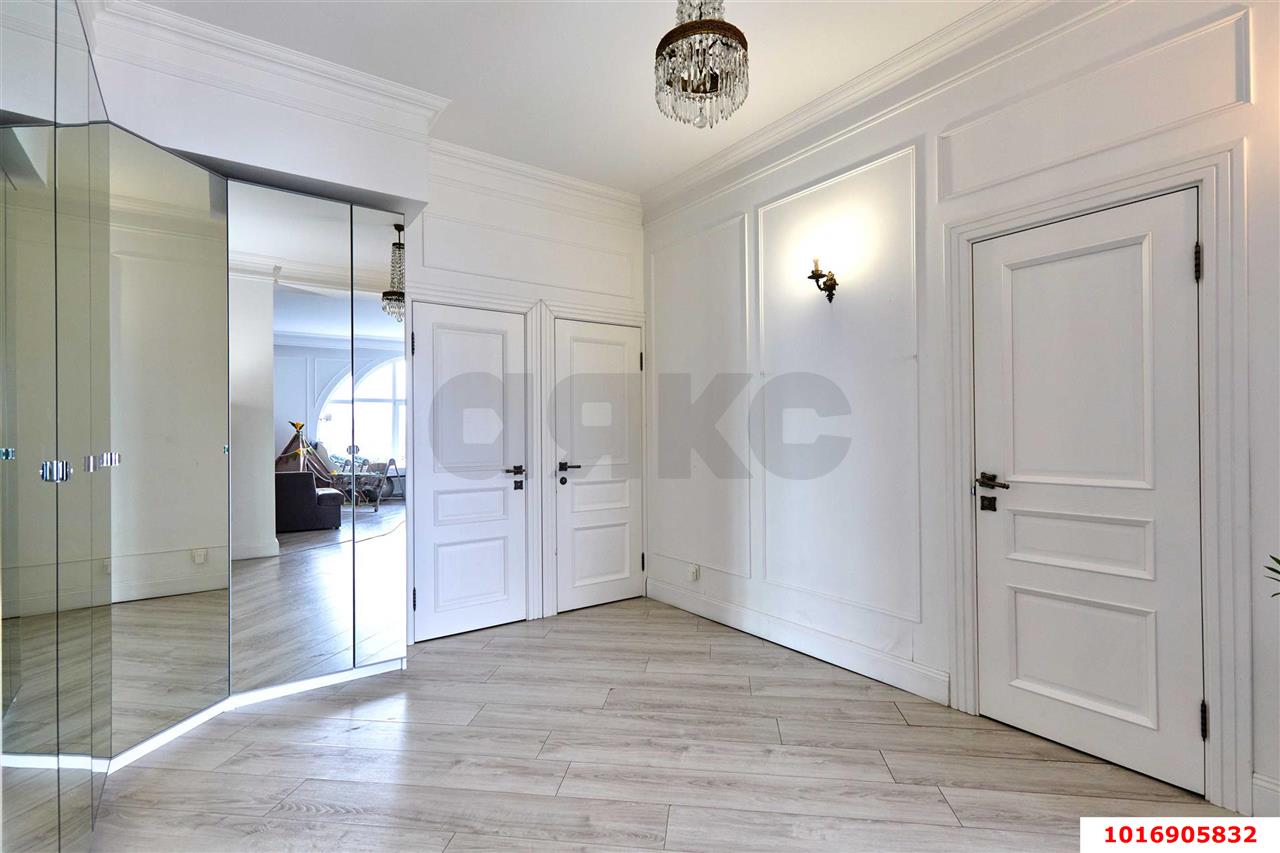 Фото №5: 3-комнатная квартира 210 м² - Краснодар, мкр. Западный внутригородской округ, ул. Шоссе Нефтяников, 63