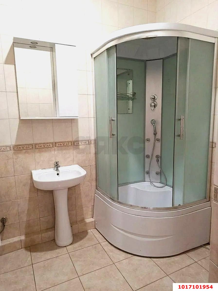 Фото №5: 1-комнатная квартира <span class="whitespace-nowrap">40 м²</span>, <span class="whitespace-nowrap">7/7 эт.</span> - Краснодар, Прикубанский внутригородской округ, мкр. Музыкальный, ул. имени Сергея Есенина, 108/1к2