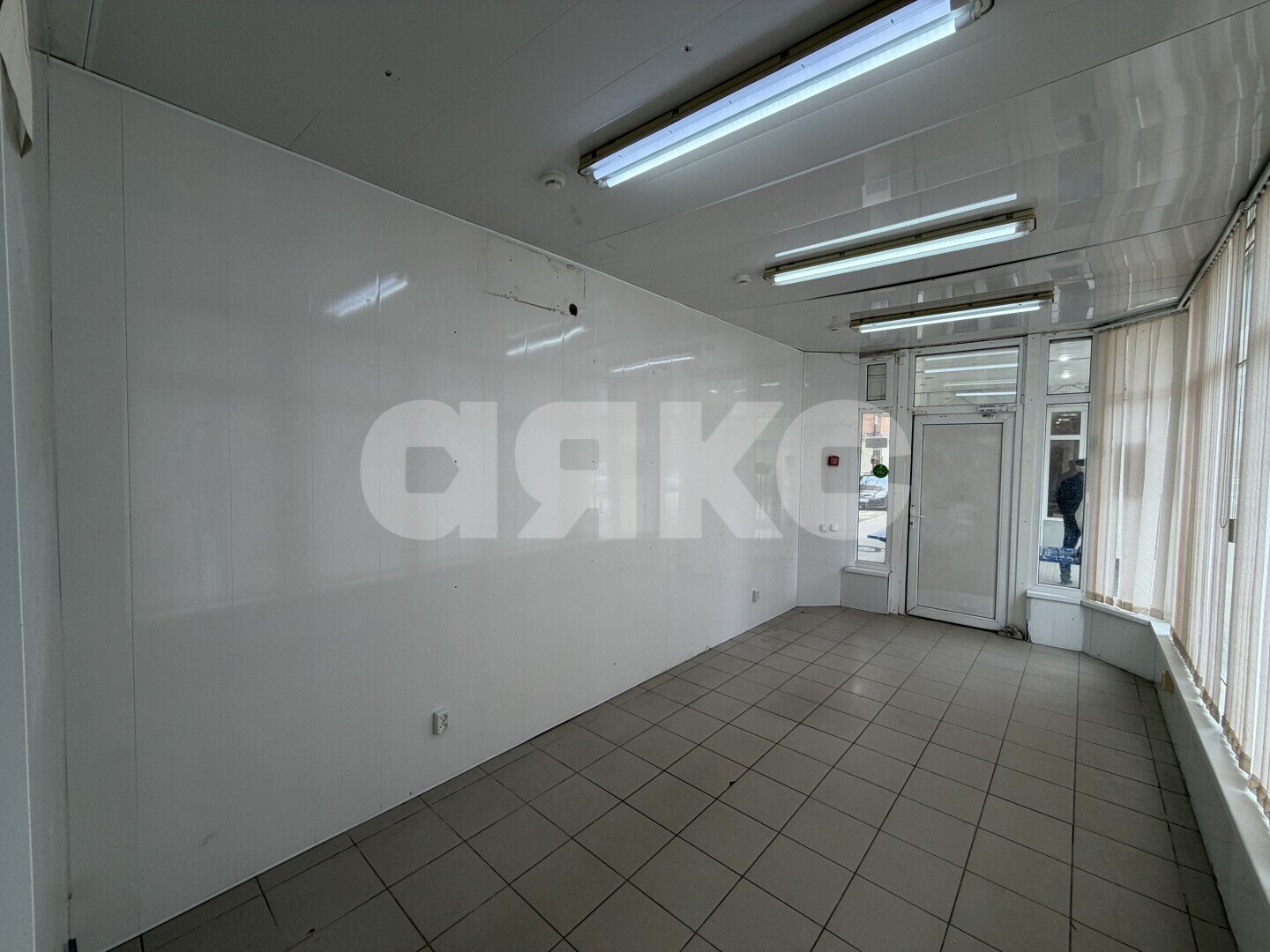 Фото №7: Коммерция 30 м² - Армавир, мкр. Электротехнический, ул. Шмидта, 4/2