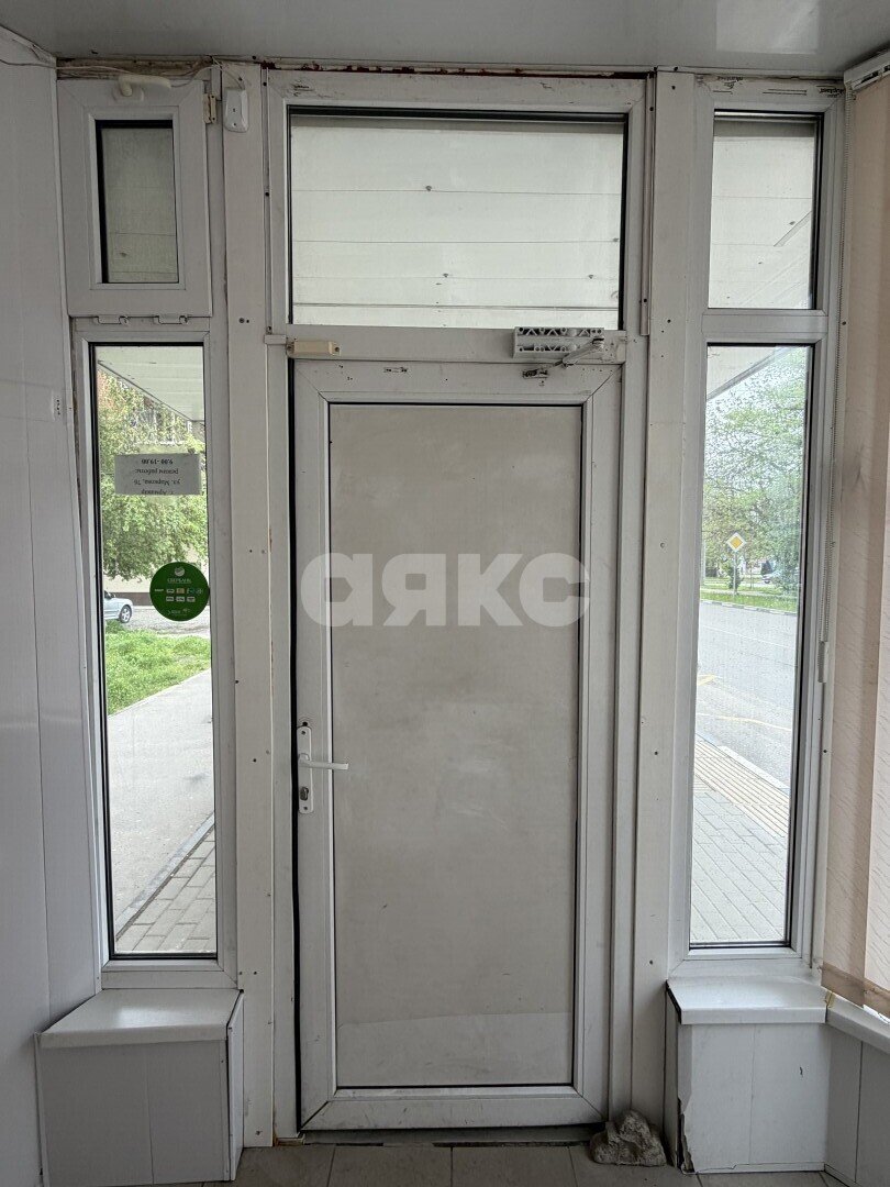Фото №16: Коммерция 30 м² - Армавир, мкр. Электротехнический, ул. Шмидта, 4/2