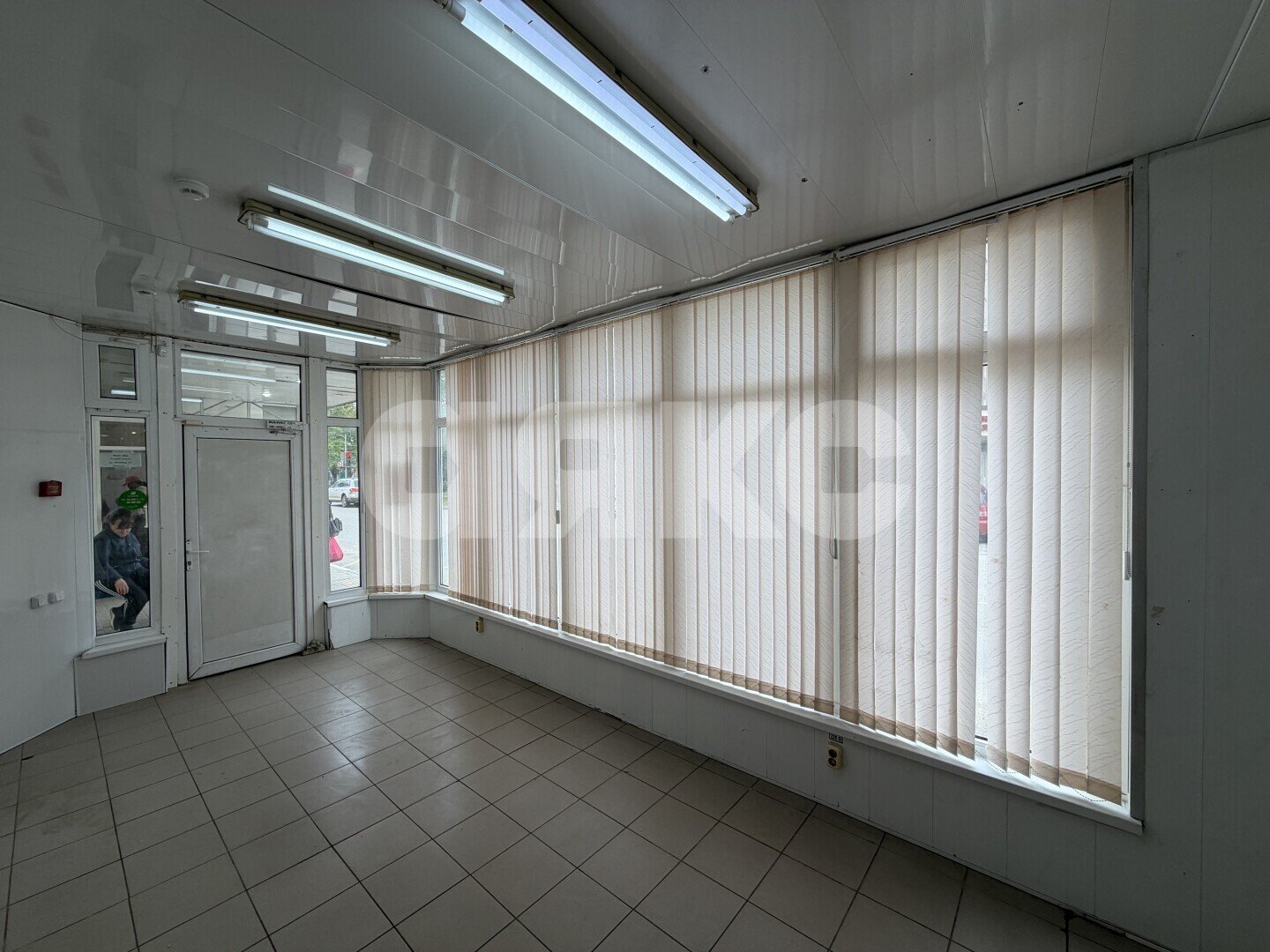 Фото №8: Коммерция 30 м² - Армавир, мкр. Электротехнический, ул. Шмидта, 4/2