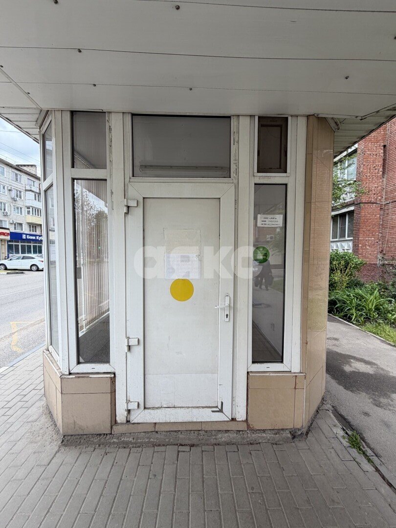 Фото №13: Коммерция 30 м² - Армавир, мкр. Электротехнический, ул. Шмидта, 4/2