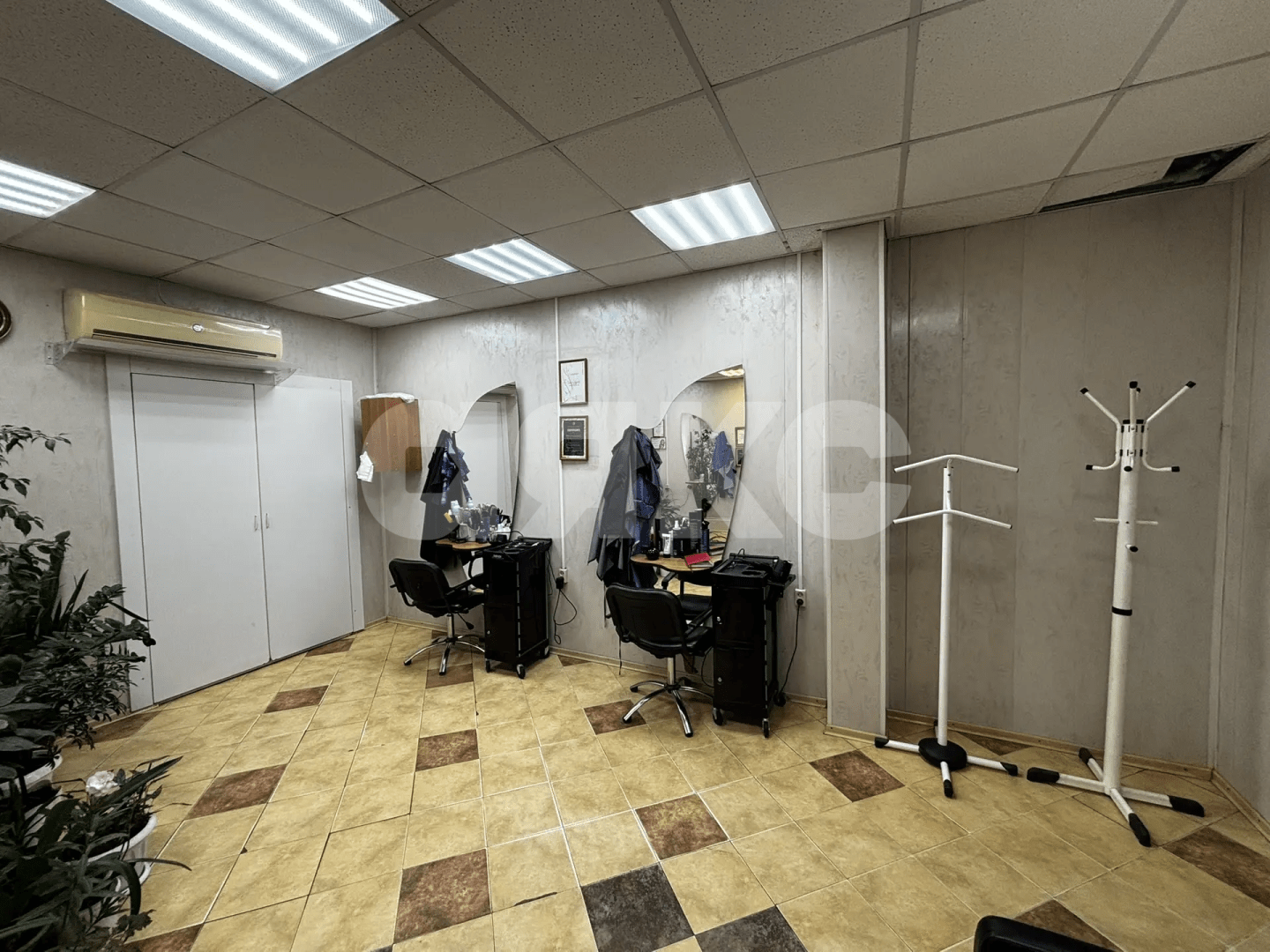 Фото №5: Коммерция <span class="whitespace-nowrap">72 м²</span>, <span class="whitespace-nowrap">1/5 эт.</span> - Волгоград, р. Центральный, ул. Пархоменко, 64