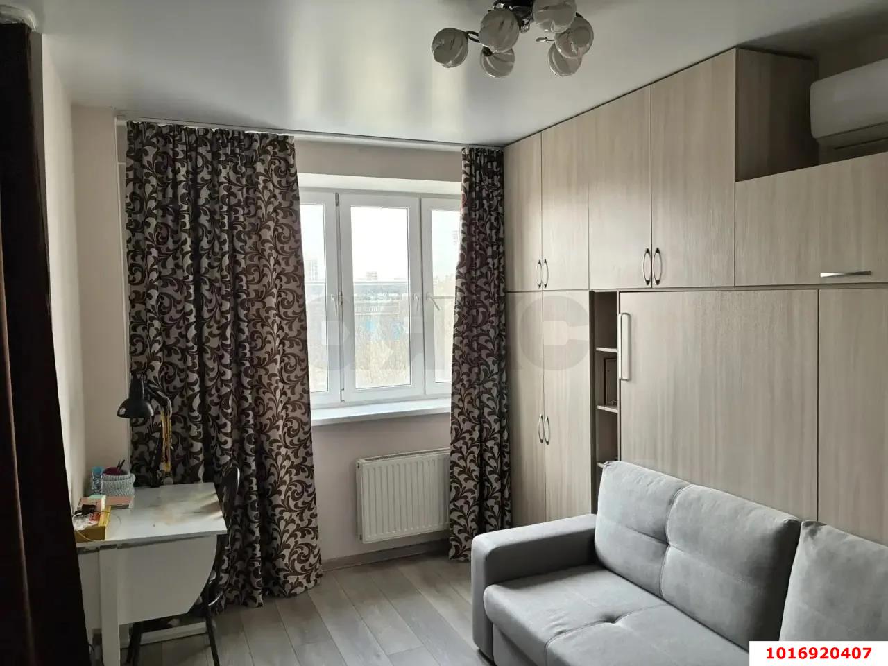 Фото №3: 1-комнатная квартира 43 м² - Краснодар, Центральный внутригородской округ, ЖК Одесский, мкр. Центральный, ул. Коммунаров, 270