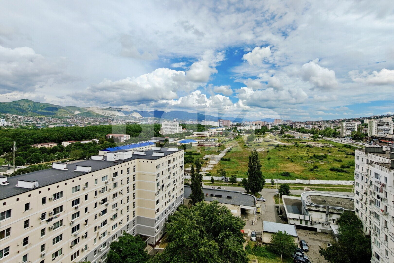 Фото №14: 2-комнатная квартира <span class="whitespace-nowrap">70 м²</span>, <span class="whitespace-nowrap">13/16 эт.</span> - Новороссийск, Приморский, мкр. 13-й, ул. Тобольская, 7А