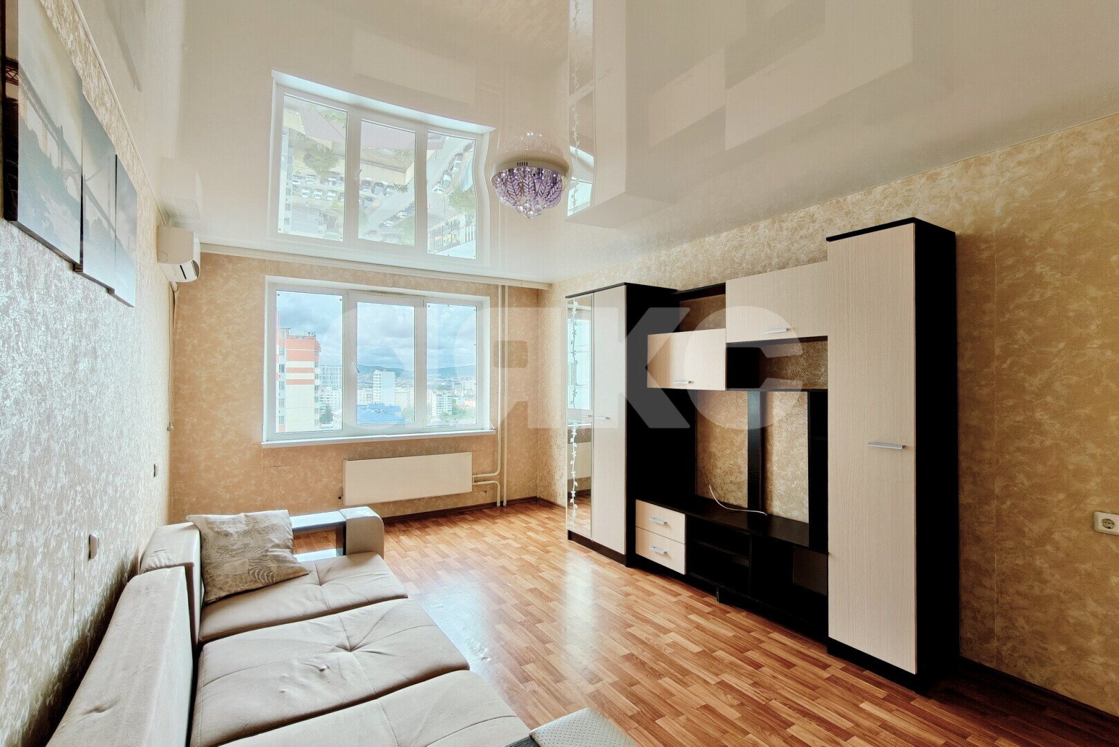 Фото №2: 2-комнатная квартира <span class="whitespace-nowrap">70 м²</span>, <span class="whitespace-nowrap">13/16 эт.</span> - Новороссийск, Приморский, мкр. 13-й, ул. Тобольская, 7А