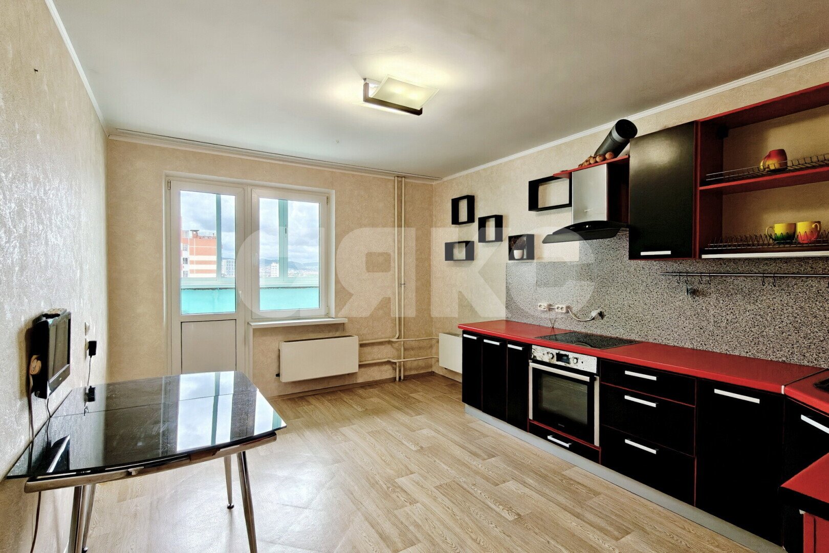 Фото №4: 2-комнатная квартира <span class="whitespace-nowrap">70 м²</span>, <span class="whitespace-nowrap">13/16 эт.</span> - Новороссийск, Приморский, мкр. 13-й, ул. Тобольская, 7А