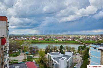 Фото №1: 2-комнатная квартира 51 м² - Краснодар, мкр. Юбилейный, ул. 70-летия Октября, 4