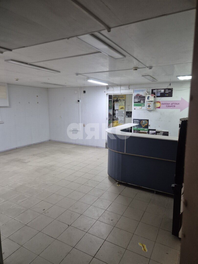 Фото №1: Коммерция <span class="whitespace-nowrap">700 м²</span>, <span class="whitespace-nowrap">-1/5 эт.</span> - Волгоград, Кировский, мкр. Развилка, ул. 64-й Армии, 75