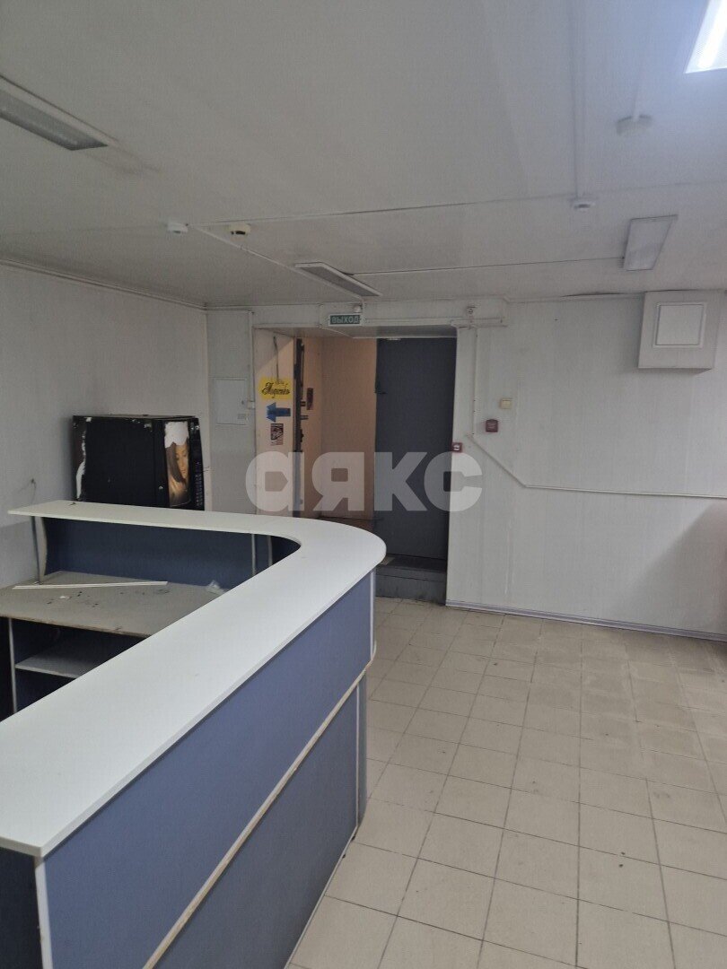 Фото №2: Коммерция <span class="whitespace-nowrap">700 м²</span>, <span class="whitespace-nowrap">-1/5 эт.</span> - Волгоград, Кировский, мкр. Развилка, ул. 64-й Армии, 75