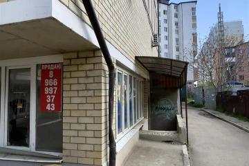 Фото №1: Офисное помещение <span class="whitespace-nowrap">61 м²</span>, <span class="whitespace-nowrap">-1/7 эт.</span> - Краснодар, мкр. Музыкальный, ул. имени Мусоргского М.П., 1/4