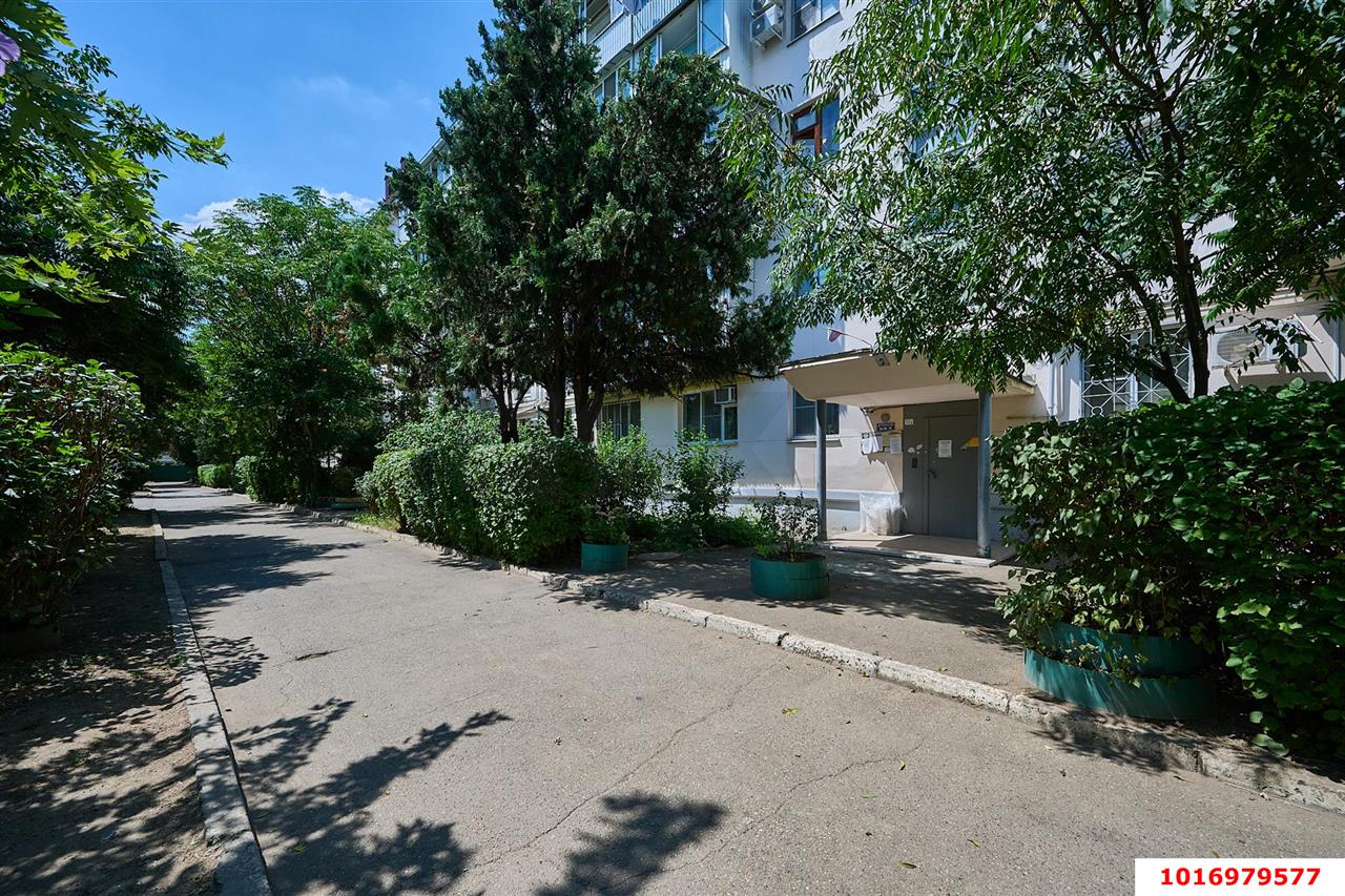 Фото №22: 3-комнатная квартира <span class="whitespace-nowrap">58 м²</span>, <span class="whitespace-nowrap">1/5 эт.</span> - Краснодар, Центральный внутригородской округ, мкр. Черёмушки, ул. Айвазовского, 50