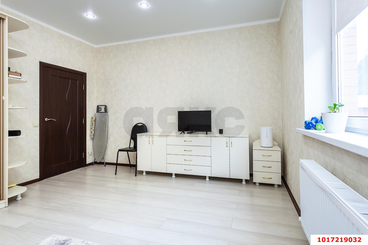 Фото №6: 2-комнатная квартира 60 м² - Краснодар, Западный внутригородской округ, мкр. Юбилейный, ул. 70-летия Октября, 1/6