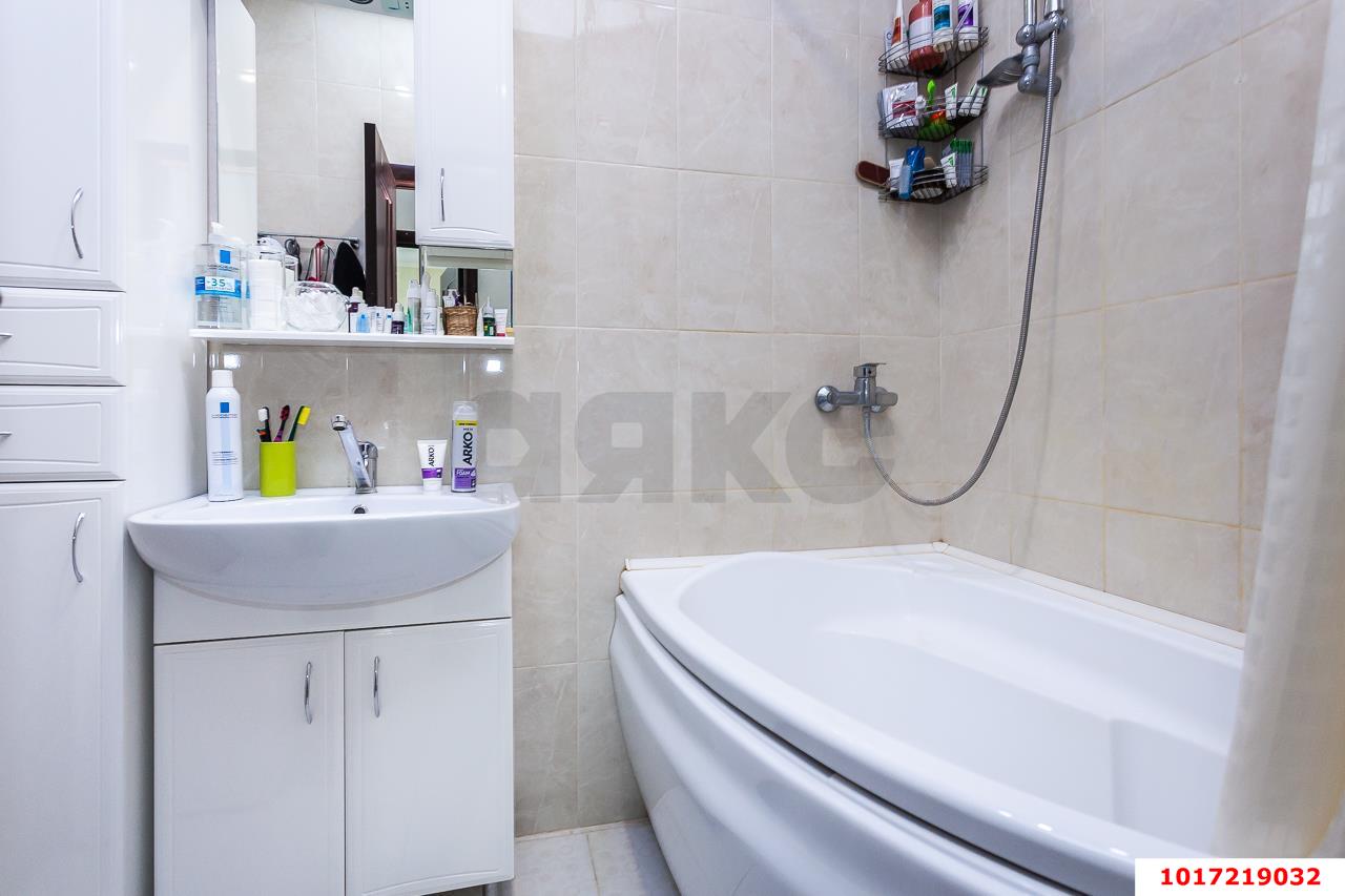 Фото №8: 2-комнатная квартира 60 м² - Краснодар, Западный внутригородской округ, мкр. Юбилейный, ул. 70-летия Октября, 1/6