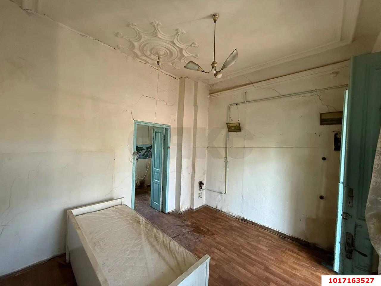 Фото №3: 2-комнатная квартира 30 м² - Краснодар, Центральный внутригородской округ, мкр. Центральный, ул. Коммунаров, 110