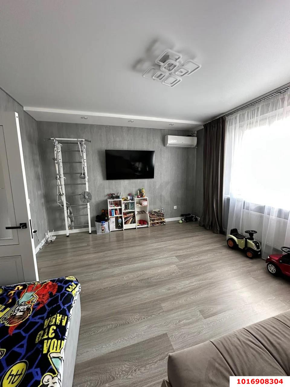 Фото №1: 2-комнатная квартира 75 м² - Краснодар, Карасунский внутригородской округ, мкр. Гидростроителей, ул. Автолюбителей, 52/3