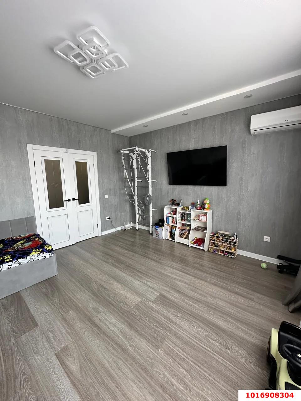 Фото №2: 2-комнатная квартира 75 м² - Краснодар, Карасунский внутригородской округ, мкр. Гидростроителей, ул. Автолюбителей, 52/3