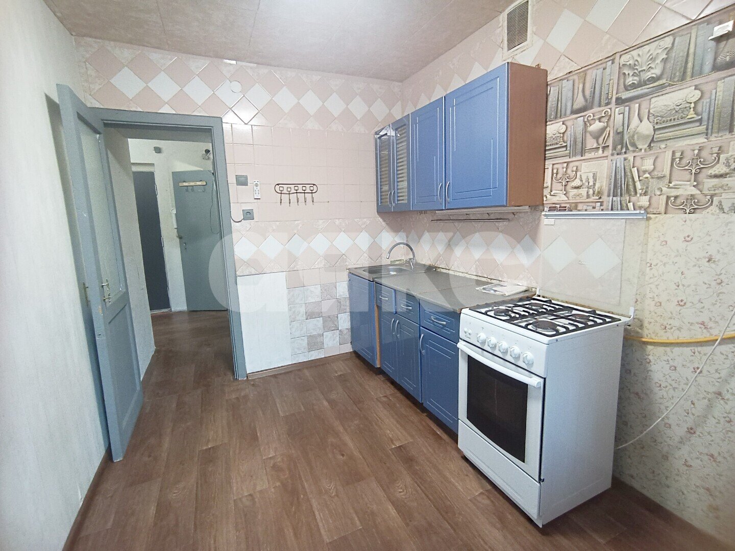 Фото №8: 2-комнатная квартира <span class="whitespace-nowrap">48 м²</span>, <span class="whitespace-nowrap">8/9 эт.</span> - Волгоград, Тракторозаводский, мкр. Горный, ул. Загорская, 8