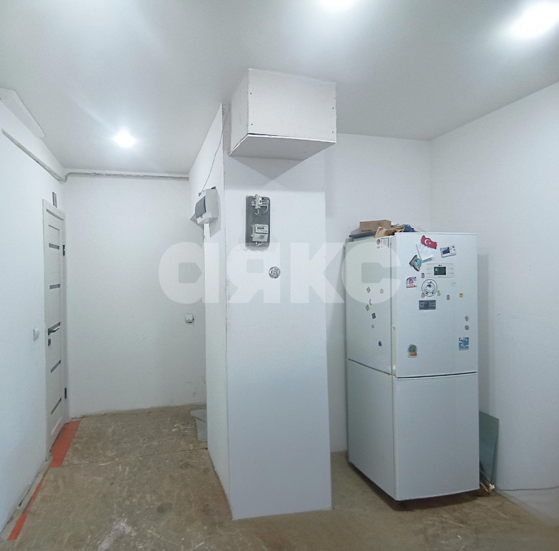 Фото №7: 3-комнатная квартира <span class="whitespace-nowrap">74 м²</span>, <span class="whitespace-nowrap">2/4 эт.</span> - Волгоград, р. Тракторозаводский, ул. Адмирала Ушакова, 4