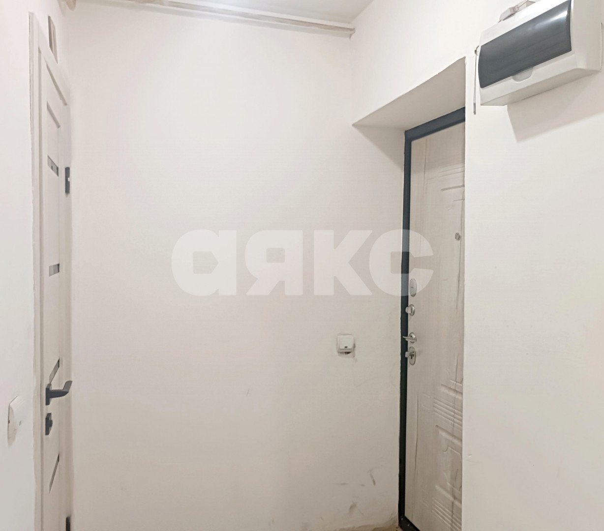 Фото №9: 3-комнатная квартира <span class="whitespace-nowrap">74 м²</span>, <span class="whitespace-nowrap">2/4 эт.</span> - Волгоград, р. Тракторозаводский, ул. Адмирала Ушакова, 4
