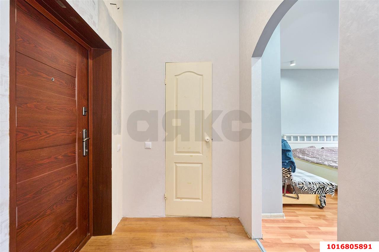 Фото №10: 1-комнатная квартира <span class="whitespace-nowrap">38 м²</span>, <span class="whitespace-nowrap">16/16 эт.</span> - Краснодар, Прикубанский внутригородской округ, мкр. Краевая Клиническая Больница, ул. Домбайская, 6