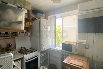 Фото №1: 3-комнатная квартира <span class="whitespace-nowrap">58 м²</span>, <span class="whitespace-nowrap">4/5 эт.</span> - Краснодар, ж/м Пашковский, ул. 1 Мая, 75/1