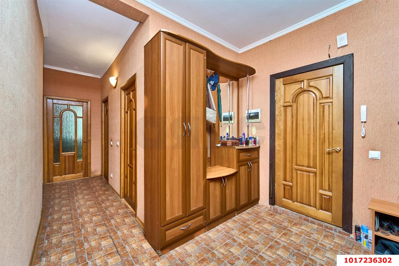Фото №3: 2-комнатная квартира 96 м² - Краснодар, Западный внутригородской округ, мкр. Юбилейный, пр-кт Чекистов, 42